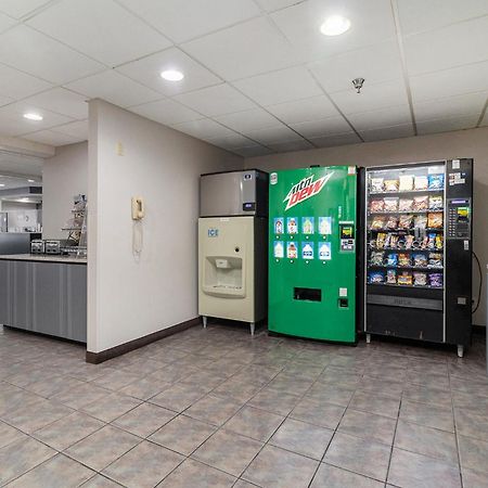 Microtel Inn And Suites Манисти Экстерьер фото