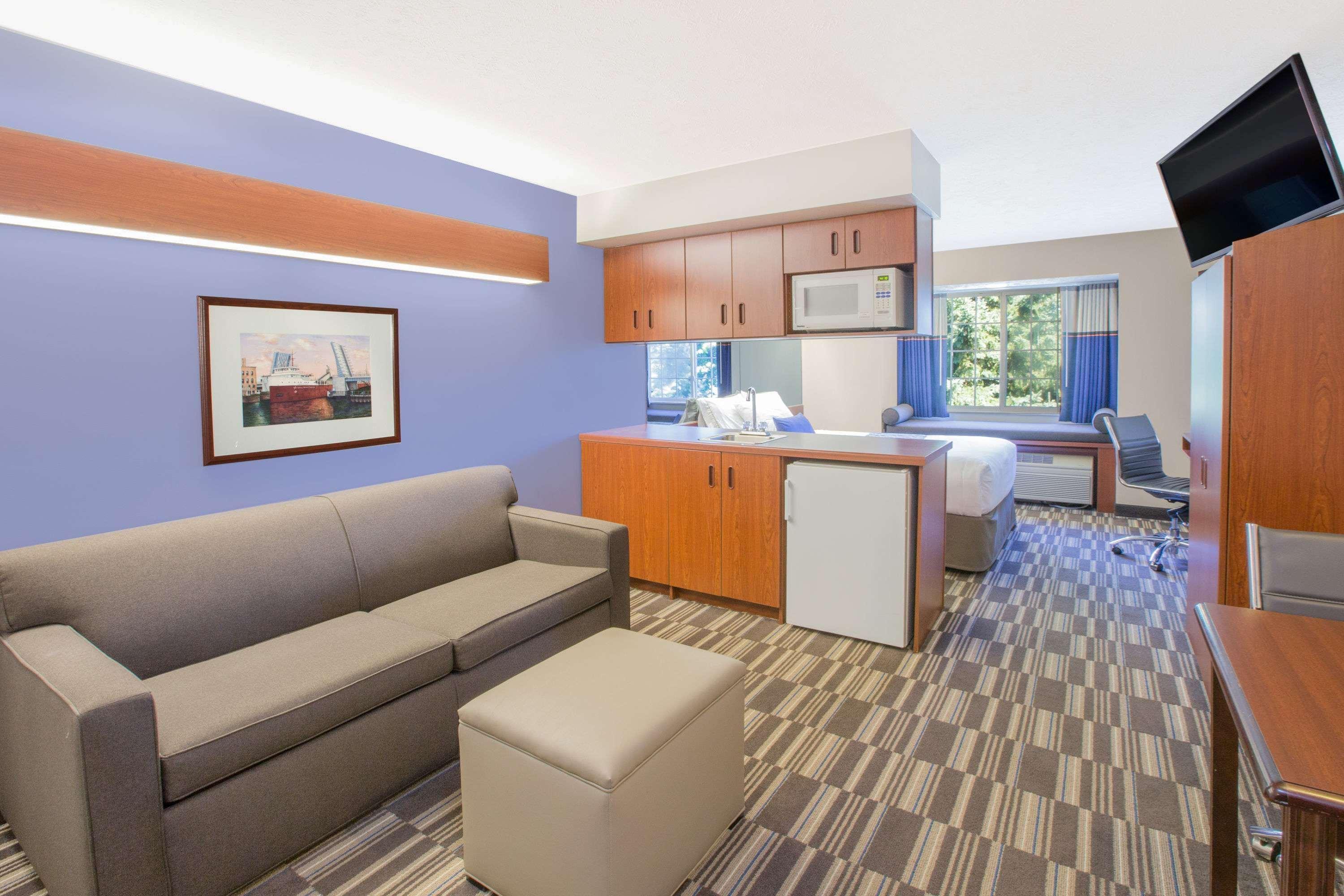 Microtel Inn And Suites Манисти Экстерьер фото